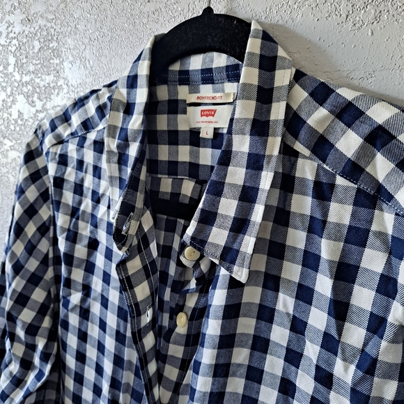 Levi's Blue and White Plaid Button Down Shirt - Picture 5 of 6